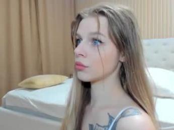 mila_polly_and_forester webcam model stream image