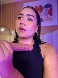 noa_moon webcam model stream image