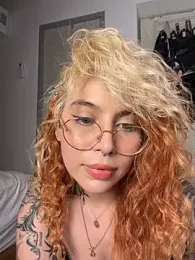 YunoRose_ webcam model stream image