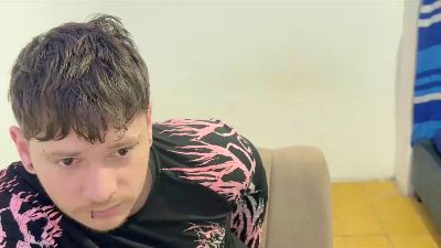 Eskolhandsome webcam model stream image