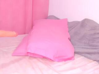 Lia Collyns webcam model stream image