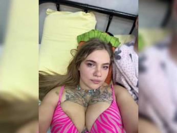 -kittens- webcam bongacams model stream image