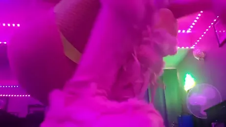 gurlnips webcam stripchat model stream image