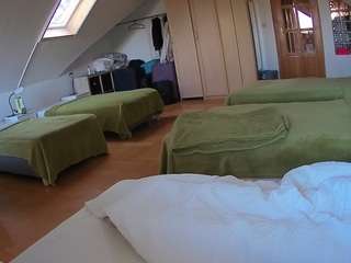 voyeurcam-julmodels-bed-3 webcam model stream image