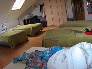 voyeurcam-julmodels-bed-3 webcam model stream image