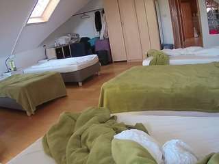 voyeurcam-julmodels-bed-3 webcam model stream image