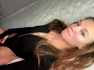 Annika Artus webcam model stream image
