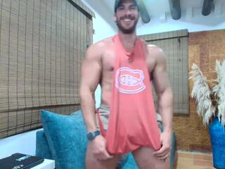 Icarus Secret webcam model stream image