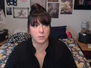 milfmonee webcam model stream image