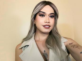 YlianaAduana webcam model stream image