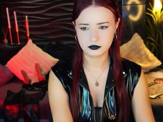 Lily Loyd webcam model stream image