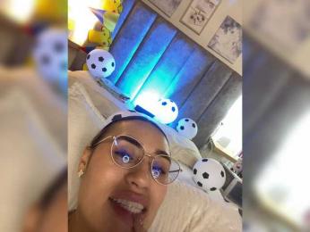 VictoriaHils webcam model stream image