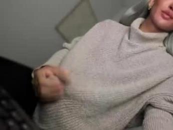 transnextdoor_ webcam model stream image