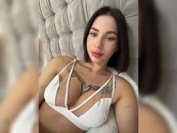 BabyDarii webcam bongacams model stream image