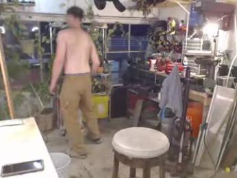 seattlemanwhore webcam model stream image