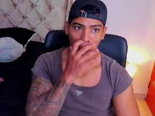 andrew-wolf webcam model stream image