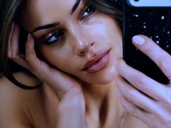 AnaMathers webcam model stream image