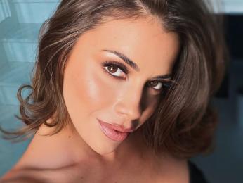 AnaMathers webcam model stream image