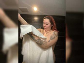 HotMerry webcam model stream image