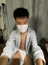 Zhang_yiovo webcam stripchat model stream image
