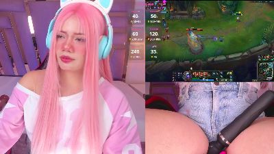 LilaPop_ webcam model stream image