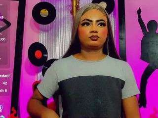 mayka-brunette01 webcam camsoda model stream image