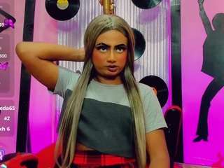 mayka-brunette01 webcam camsoda model stream image