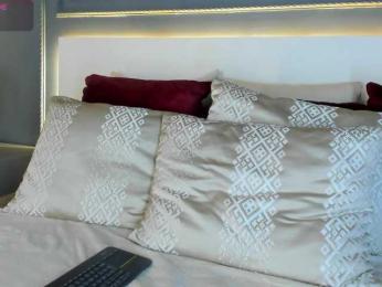 irisreid webcam bongacams model stream image