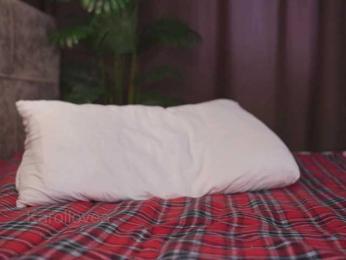 Karollovea webcam model stream image