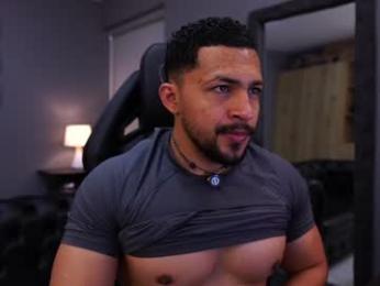loganmartinx webcam model stream image