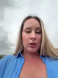 Mona_Plus webcam model stream image