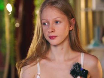 MiaVebes webcam model stream image