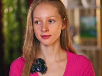 MiaVebes webcam model stream image