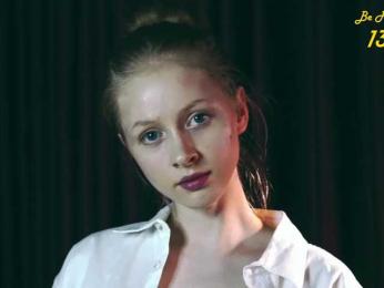 MiaVebes webcam model stream image