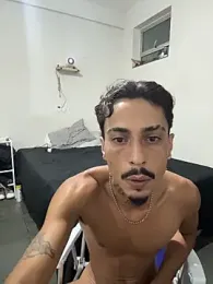 Magriim027 webcam model stream image