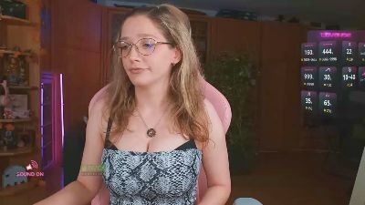 LunaNicole webcam model stream image