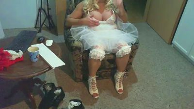 NyloniaDWT webcam model stream image