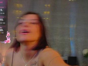 Elle-Brooke1 webcam bongacams model stream image