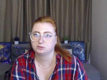 Aliciaredluv webcam model stream image