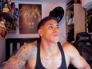 William Dracko webcam flirt4free model stream image