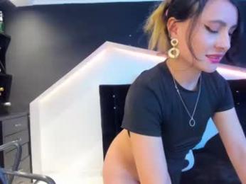 coral_gibson webcam model stream image
