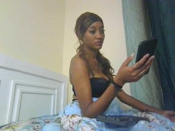 Sexypetiteher webcam model stream image