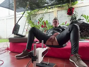 Neil_and_isaac webcam stripchat model stream image