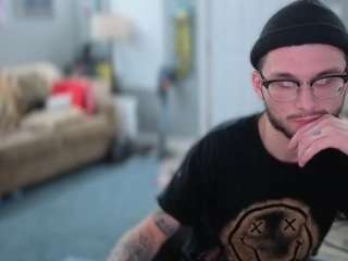 youngkubenski215 webcam model stream image