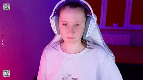 mon_lola webcam model stream image