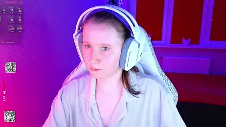 mon_lola webcam model stream image