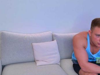 team2fit webcam model stream image