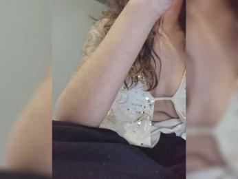 Luciavencono webcam model stream image