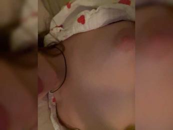 LazyLunas webcam model stream image