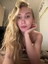 MariaTull webcam stripchat model stream image